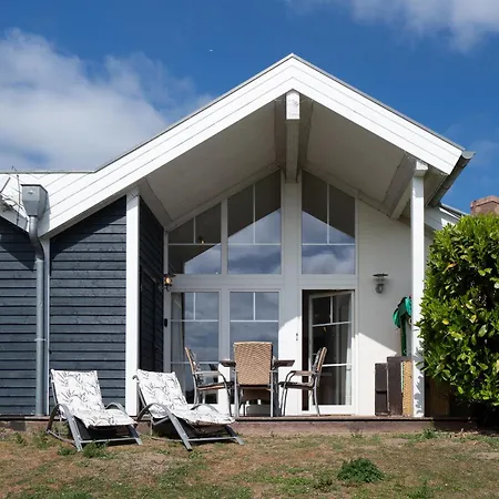 Holiday home Strandpark H052